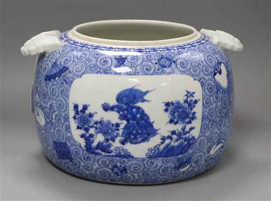 A blue and white Japanese Meiji bowl 20cm